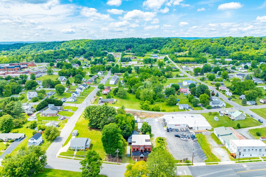 More Photos Of 1340 W Main St, Wytheville Loft Creative Space For Sale