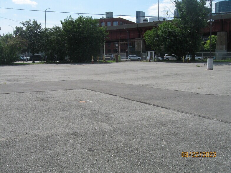 More Photos Of 25 Paidge Ave, Brooklyn Land For Lease