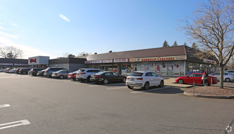 More Photos Of 410-2 S Oyster Bay Rd, Hicksville Freestanding For Lease