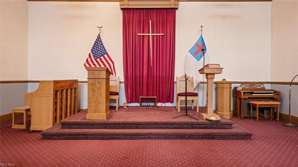 More Photos Of 130 N 7th St, Cambridge Religious Facility For Sale