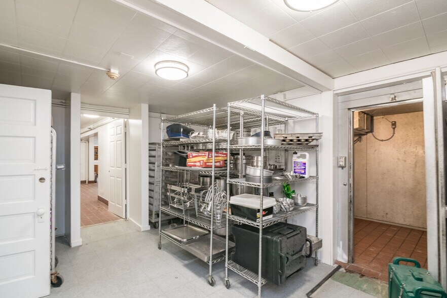 More Photos Of 154 S Mountain Rd, Northfield Schools For Sale