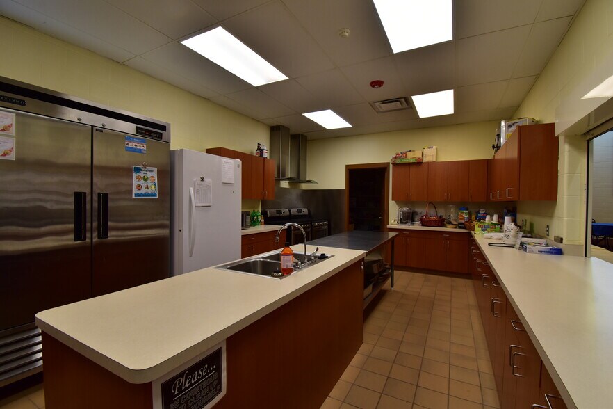 More Photos Of 35127 Garfield Rd, Clinton Township Religious Facility For Lease