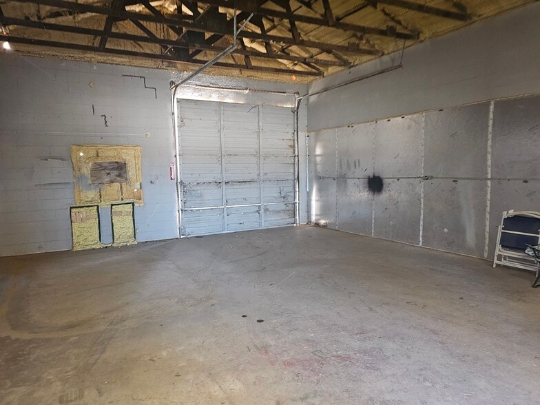 More Photos Of 10336 NE 23rd St, Oklahoma City Warehouse For Lease
