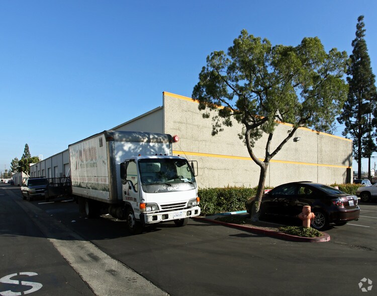 More Photos Of 1010 N Batavia St, Orange Light Distribution For Lease