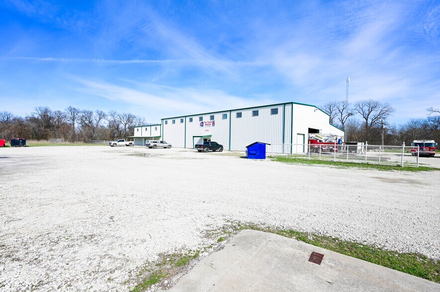 More Photos Of 19710 US Highway 377, Whitesboro Warehouse For Sale