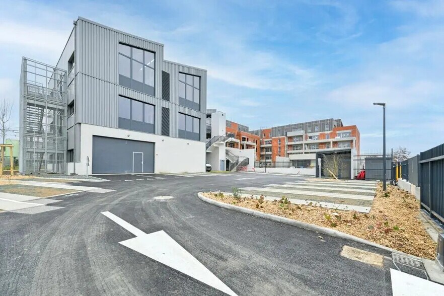 More Photos Of 180 Avenue Des Hauts De Saint-Aubin, Angers Light Manufacturing For Lease