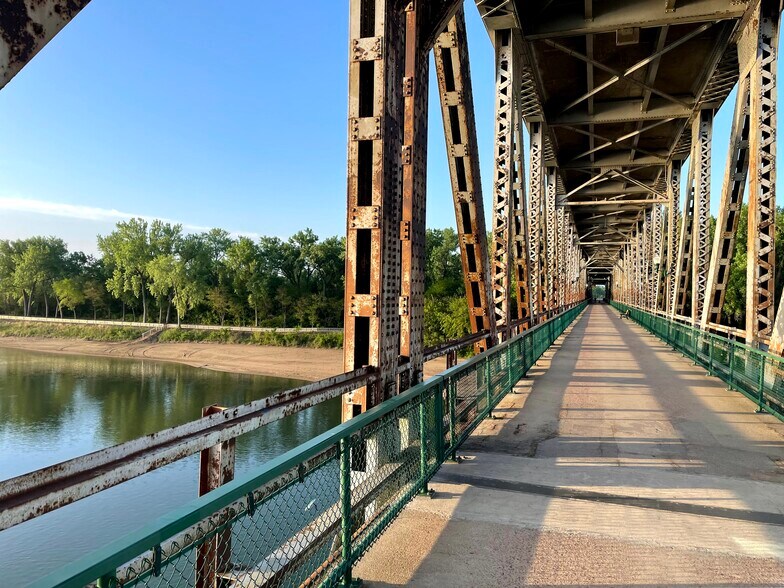 More Photos Of 1015-1021 Walnut St, Yankton Apartments For Sale