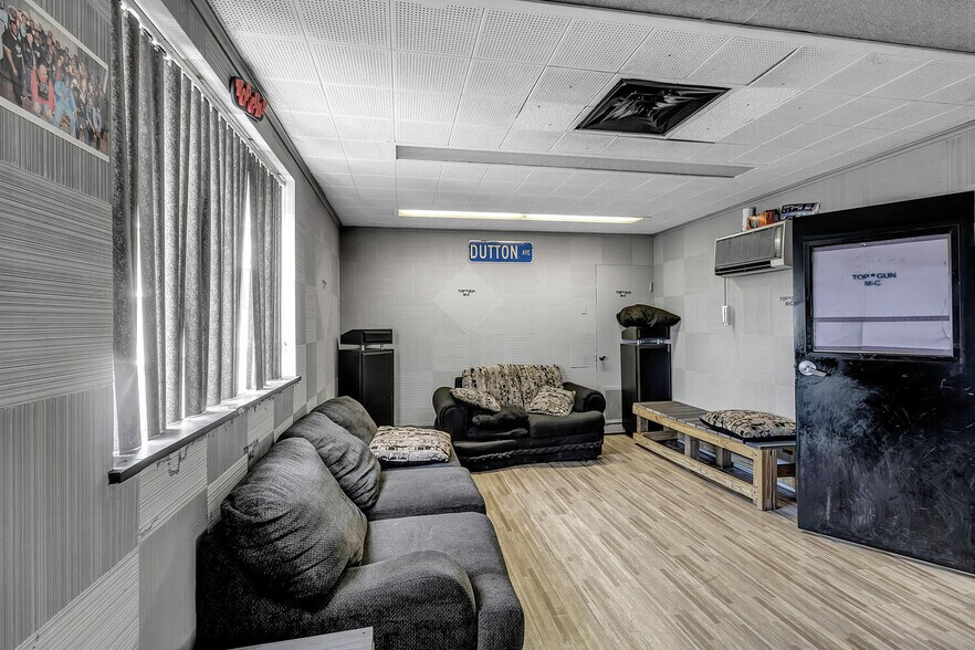 More Photos Of 142 Dutton Ave, Buffalo Warehouse For Sale