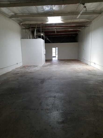 More Photos Of 1345 N Fitzgerald Ave, Rialto Warehouse For Lease