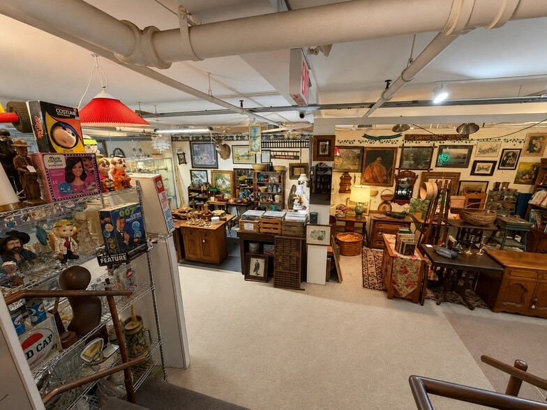 More Photos Of 123 S Union St, Traverse City Freestanding For Sale
