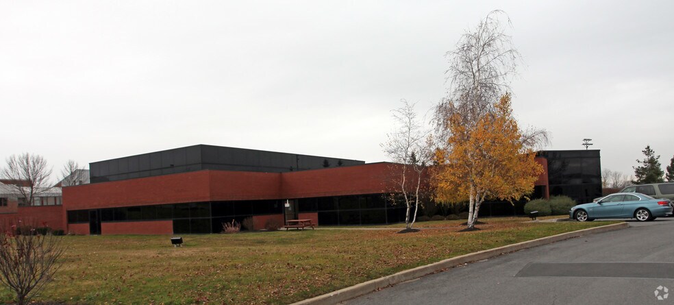 More Photos Of 122 Business Park Dr, Utica Medical For Sale
