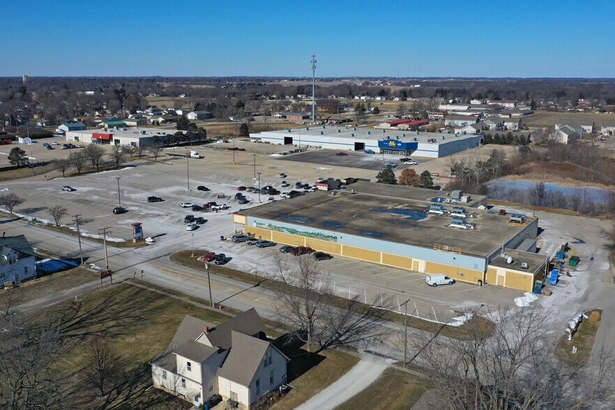 More Photos Of 1741 E Chestnut St, Canton Storefront For Lease