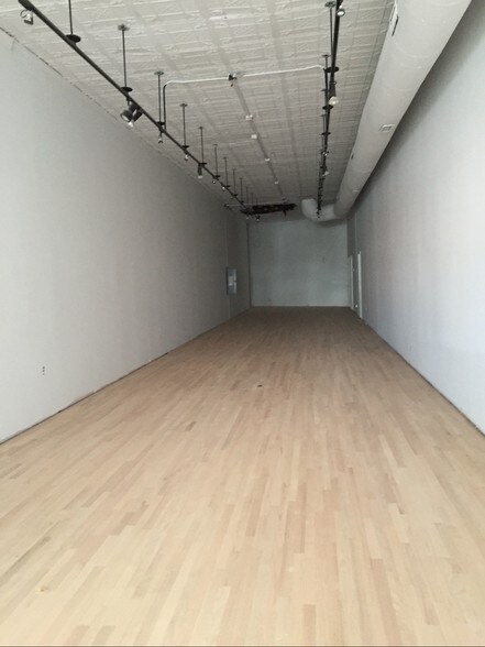 More Photos Of 50 Main St, East Hampton General Retail For Lease