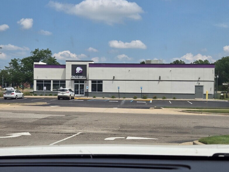 More Photos Of 1158 W Superior St, Wayland Fast Food For Sale