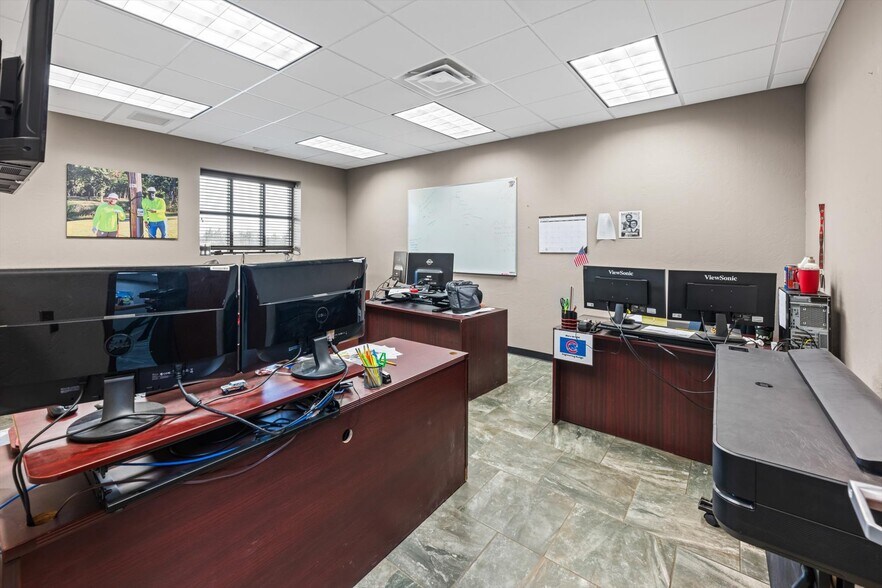 More Photos Of 12400 S Sunnylane Rd, Moore Manufacturing For Lease