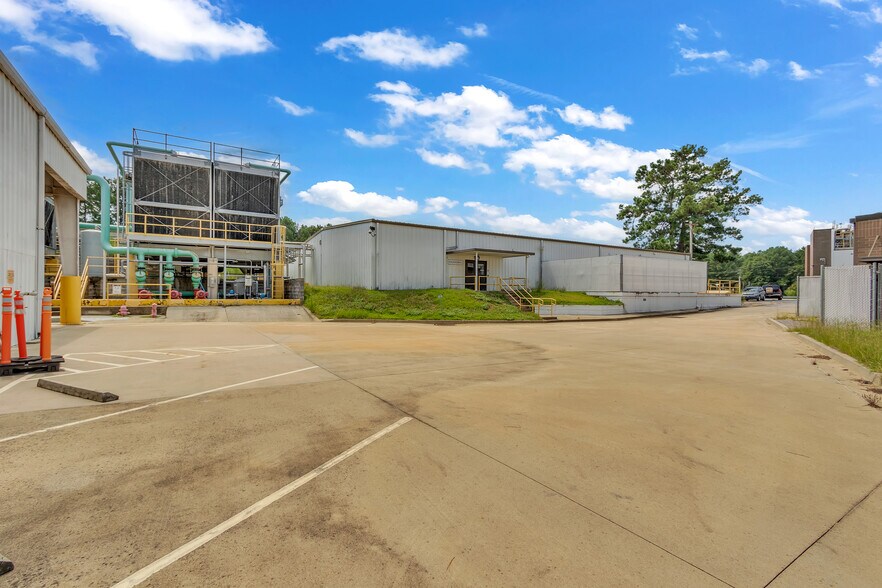 More Photos Of 65 Windham Blvd, Aiken Manufacturing For Sale