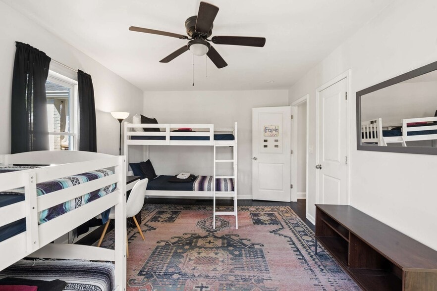 More Photos Of 1860 Penelope Rd NW, Atlanta Hospitality For Sale