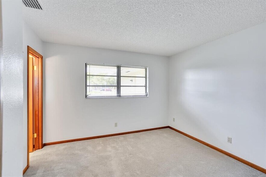 More Photos Of 5907 Tyler St, Hollywood Apartments For Sale