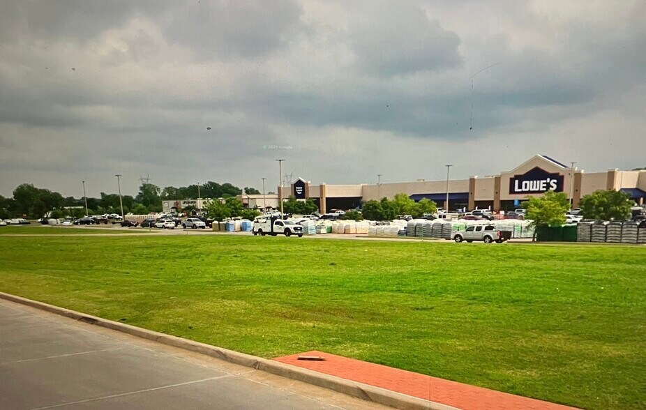 More Photos Of 900 E State Highway 152, Mustang Land For Lease