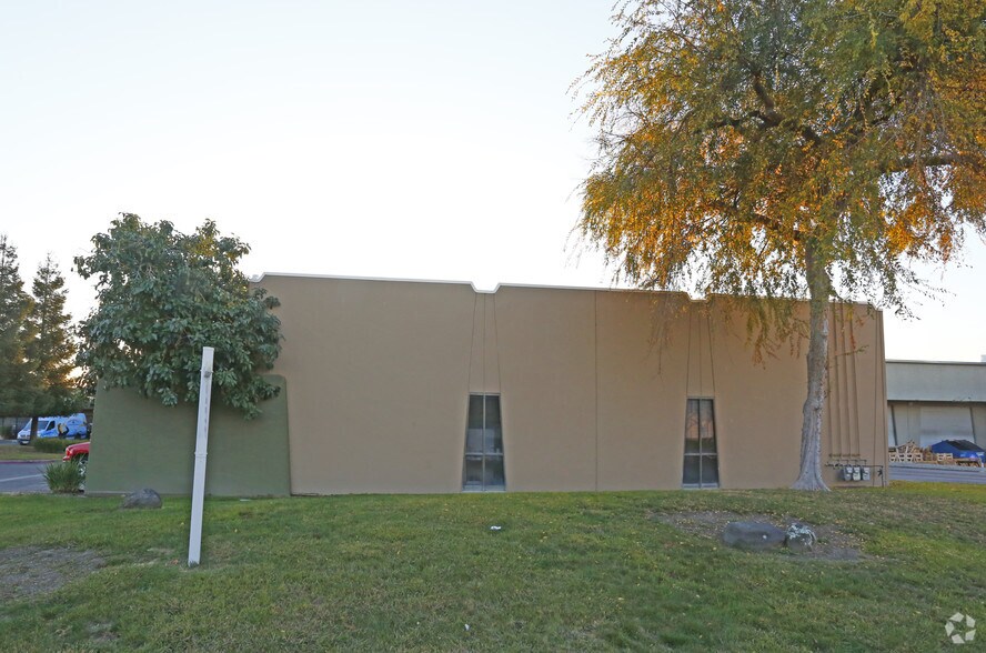 More Photos Of 2534-2544 Seaboard Ave, San Jose Manufacturing For Lease