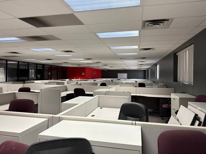 More Photos Of 11355 Stephens Rd, Warren Office For Sale