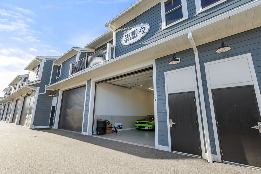 More Photos Of 42 Felton St, Waltham Warehouse For Lease