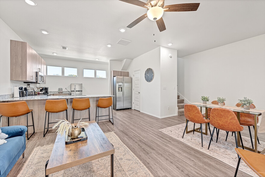 More Photos Of 1512 S Razorback Rd, Fayetteville Apartments For Sale