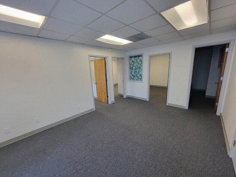 More Photos Of 780 SE Commercial St, Salem Office For Lease