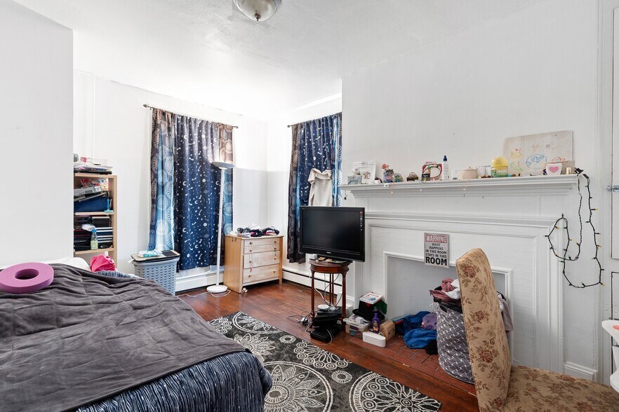 More Photos Of 125 W State St, Kennett Square Apartments For Sale