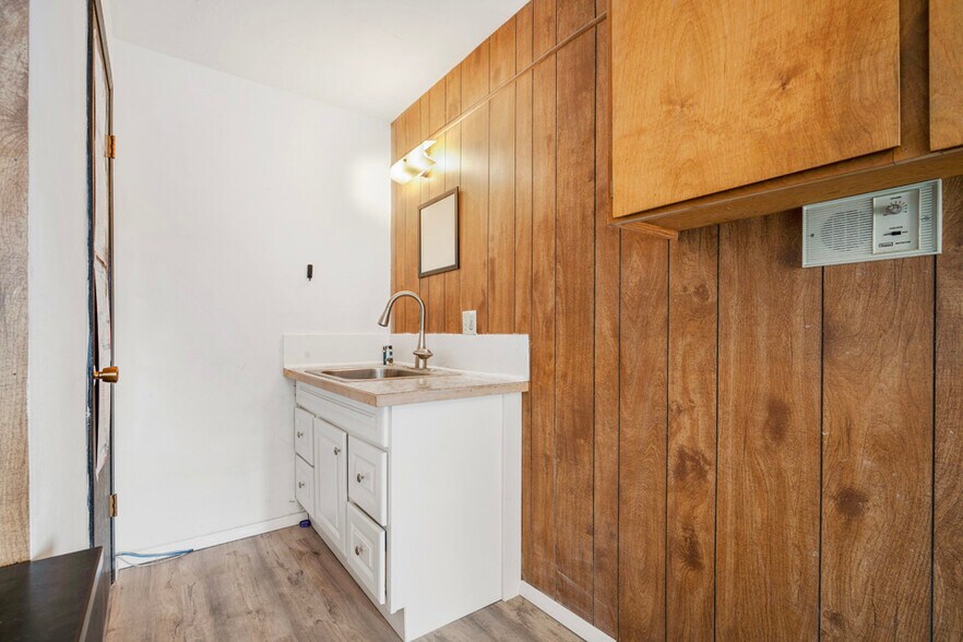 More Photos Of 1149-1159 SW 4th Ave, Ontario Office For Sale