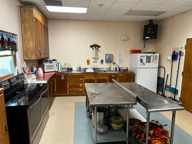 More Photos Of , Middlefield Specialty For Sale