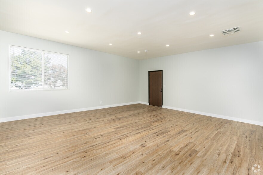More Photos Of 4220 E Los Angeles Ave, Simi Valley Loft Creative Space For Lease