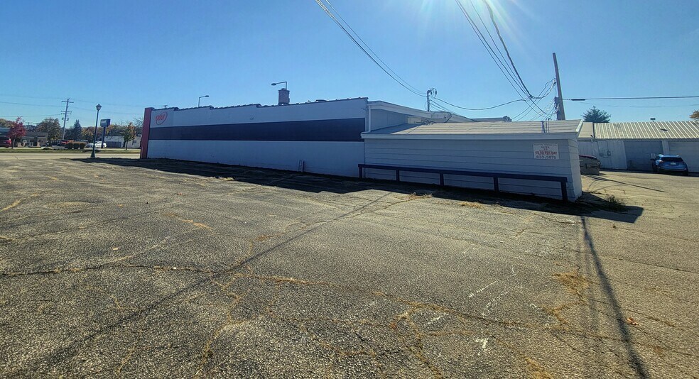 More Photos Of 5642 N 2nd St, Loves Park Office For Sale