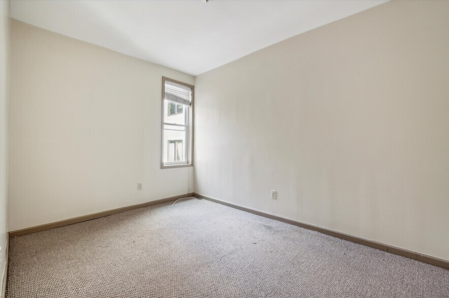 More Photos Of 1632 N Willington St, Philadelphia Office Residential For Lease
