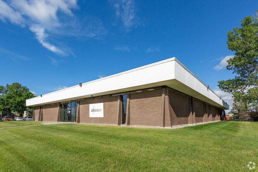 More Photos Of 6101 6th St SE, Calgary Office For Sale