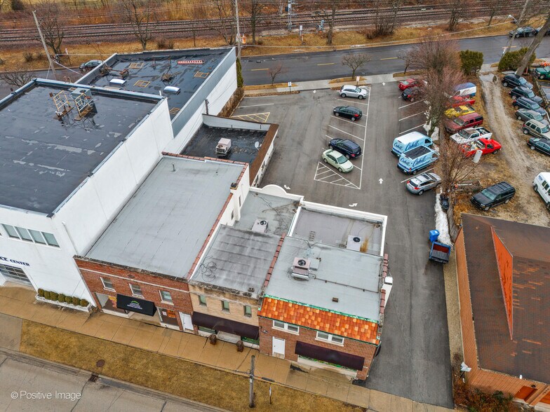 More Photos Of 2109-2119 Green Bay Rd, Highland Park Storefront Retail Residential For Sale