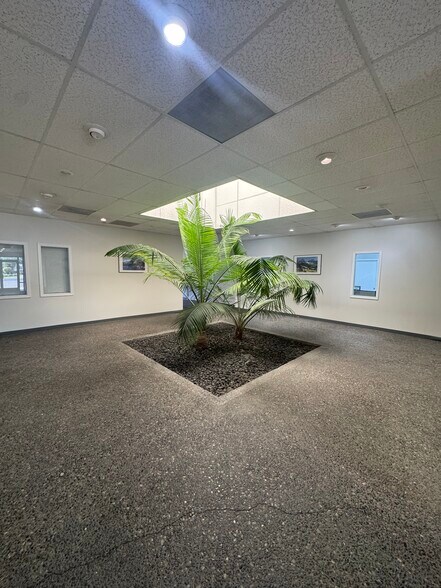 More Photos Of 2211 W Court St, Pasco Storefront Retail Office For Lease