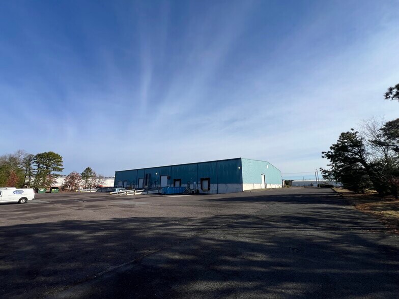 More Photos Of 202 W Parkway Dr, Egg Harbor Township Warehouse For Lease