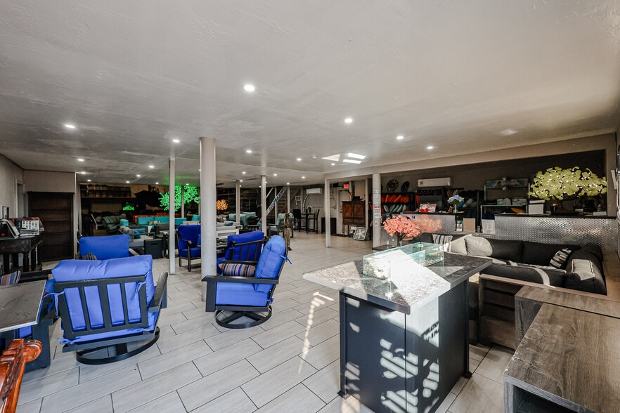 More Photos Of 236 S Alma School Rd, Mesa Showroom For Sale