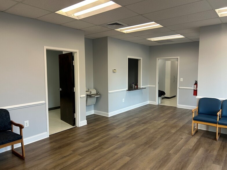 More Photos Of 4550-4552 Empire Ct, Fredericksburg Office For Lease