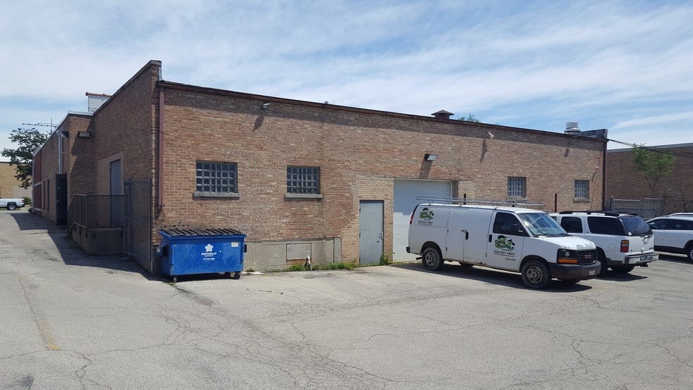 More Photos Of 104 Gateway Rd, Bensenville Flex For Sale