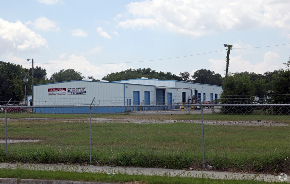 More Photos Of 4902 S 16th Ave, Tampa Warehouse For Lease