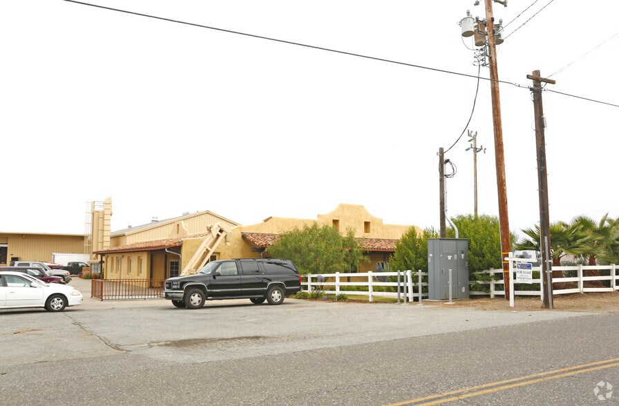 More Photos Of 1400 Orchard Rd, Hollister Warehouse For Lease