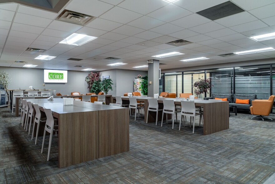 More Photos Of 691 N Squirrel Rd, Auburn Hills Office For Lease