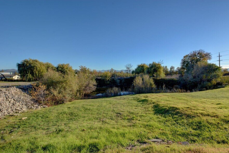 More Photos Of 6804 Agate Rd, White City Flex For Sale