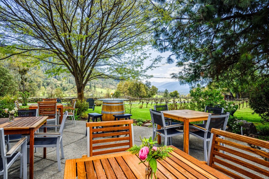 More Photos Of 818 Slagle Creek Rd, Grants Pass Winery Vineyard For Sale