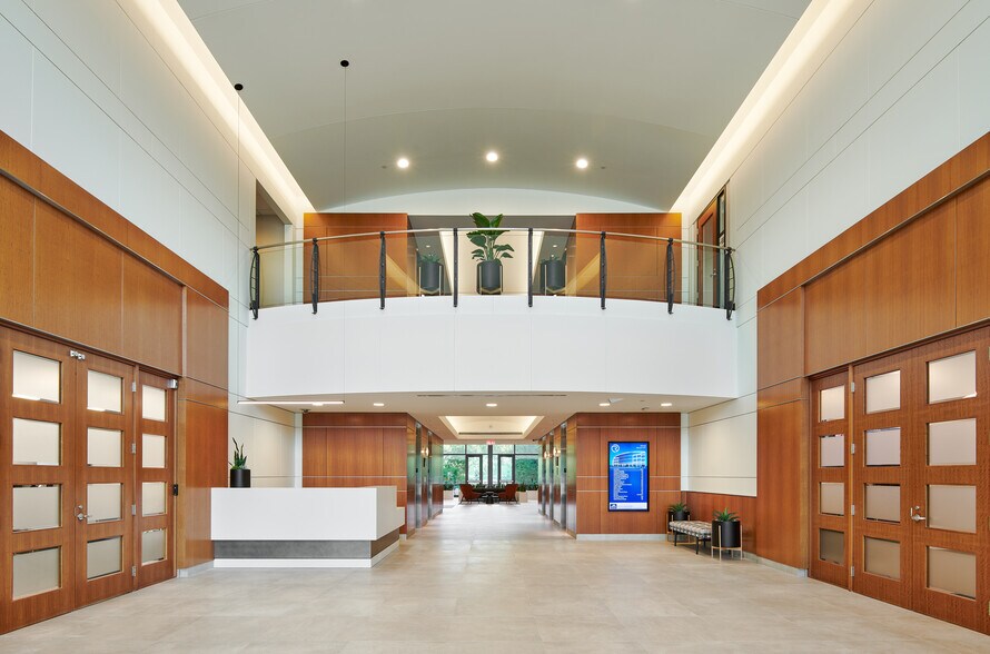 More Photos Of 10900 Wayzata Blvd, Minnetonka Office For Lease