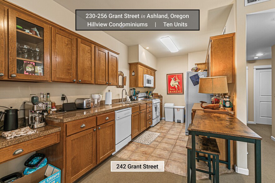 More Photos Of 230 Grant St, Ashland Multifamily For Sale