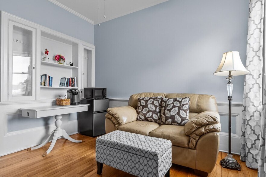 More Photos Of 235 Cedric St, Leesburg Office Residential For Sale