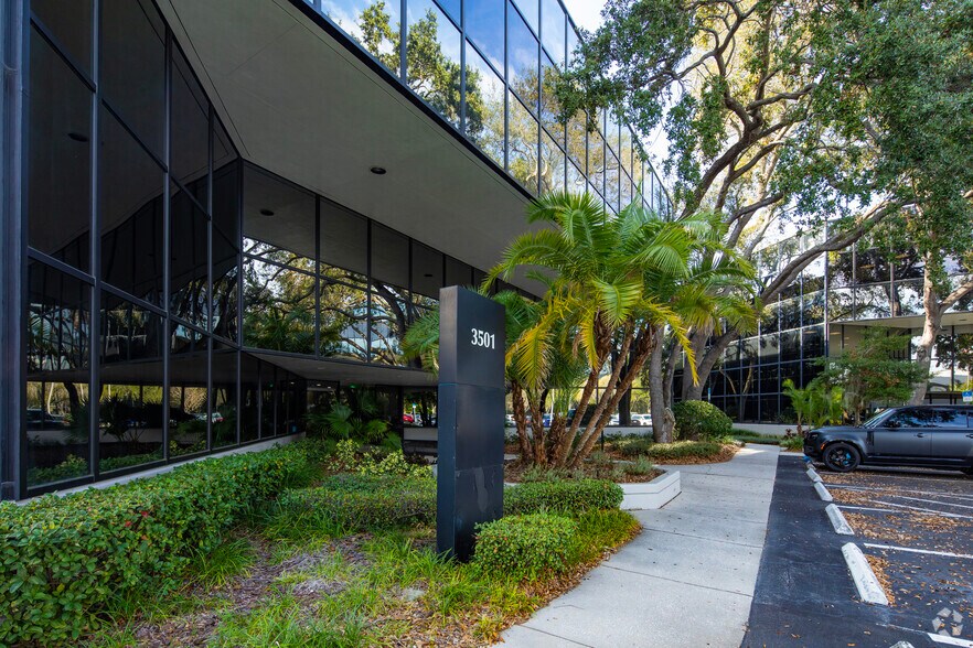More Photos Of 3501 E Frontage Rd, Tampa Office For Lease